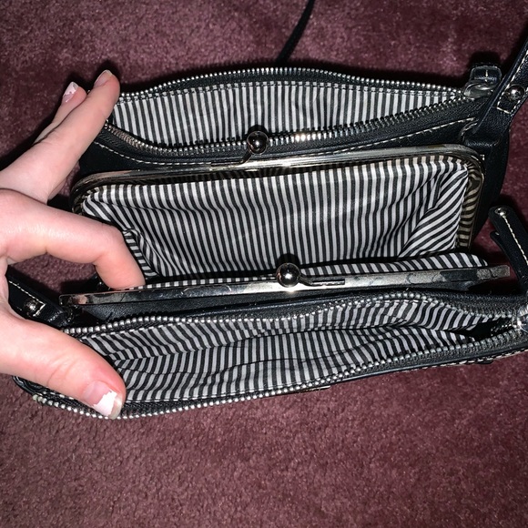 Nine West Crossbody Bag 🖤🤍 - Picture 3 of 4